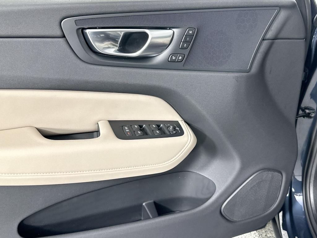 new 2026 Volvo XC60 car, priced at $57,985