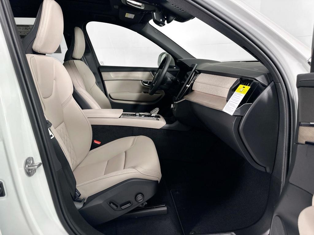new 2025 Volvo XC90 car, priced at $59,495