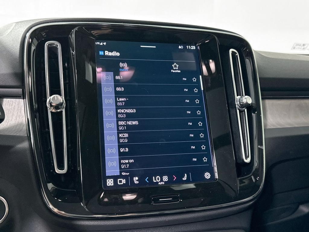 new 2025 Volvo XC40 car, priced at $45,015