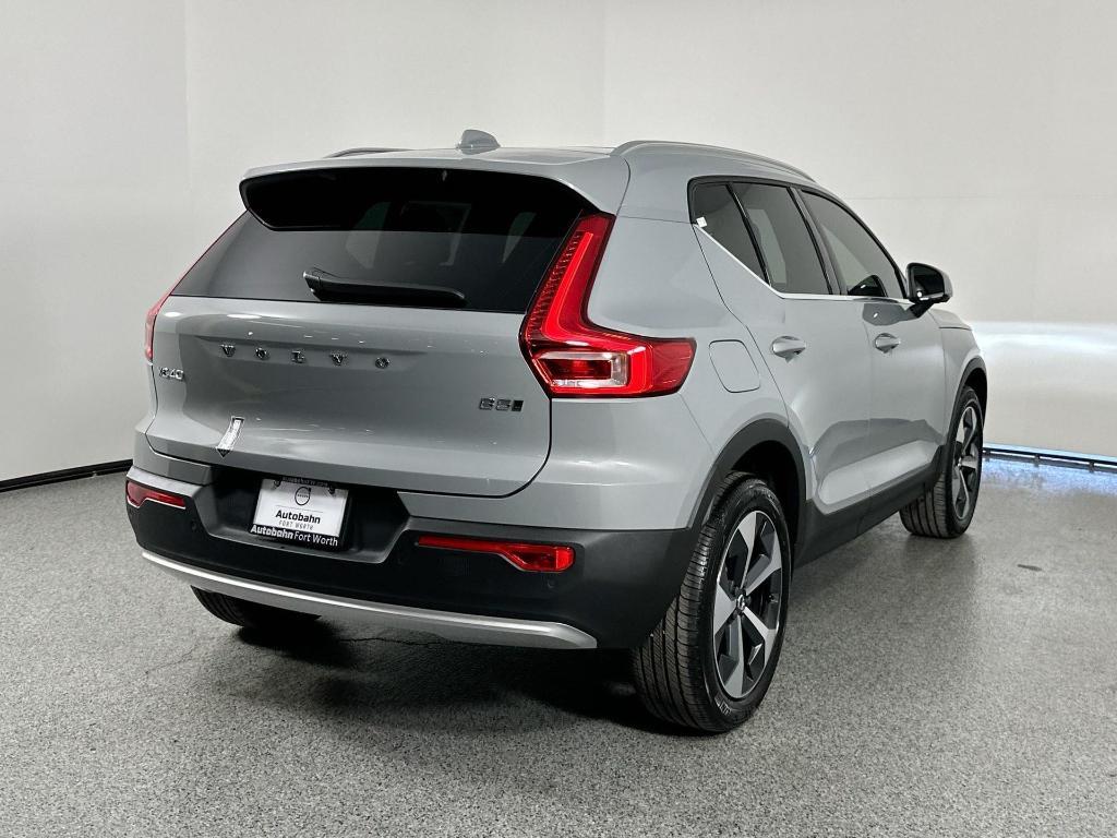 new 2025 Volvo XC40 car, priced at $45,015