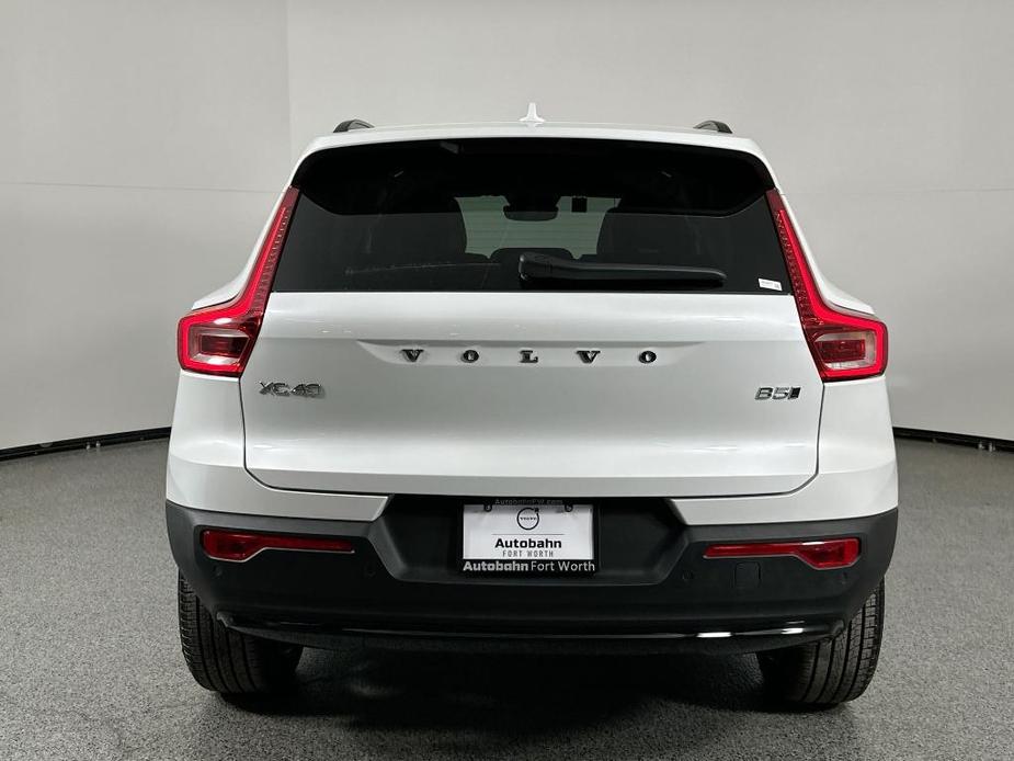 new 2025 Volvo XC40 car, priced at $49,500