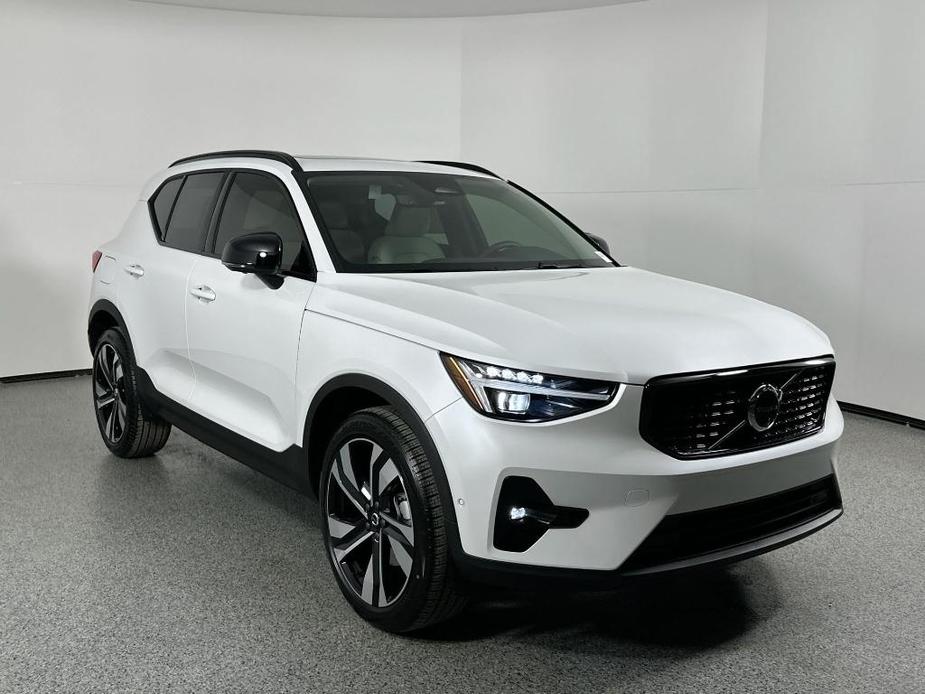 new 2025 Volvo XC40 car, priced at $49,500