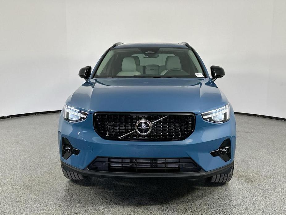 new 2025 Volvo XC40 car, priced at $50,265