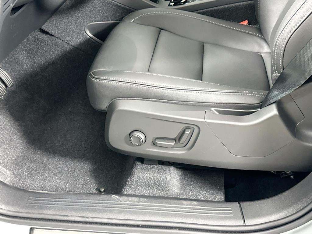 new 2026 Volvo XC40 car, priced at $43,295