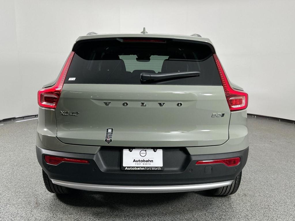 new 2025 Volvo XC40 car, priced at $45,991