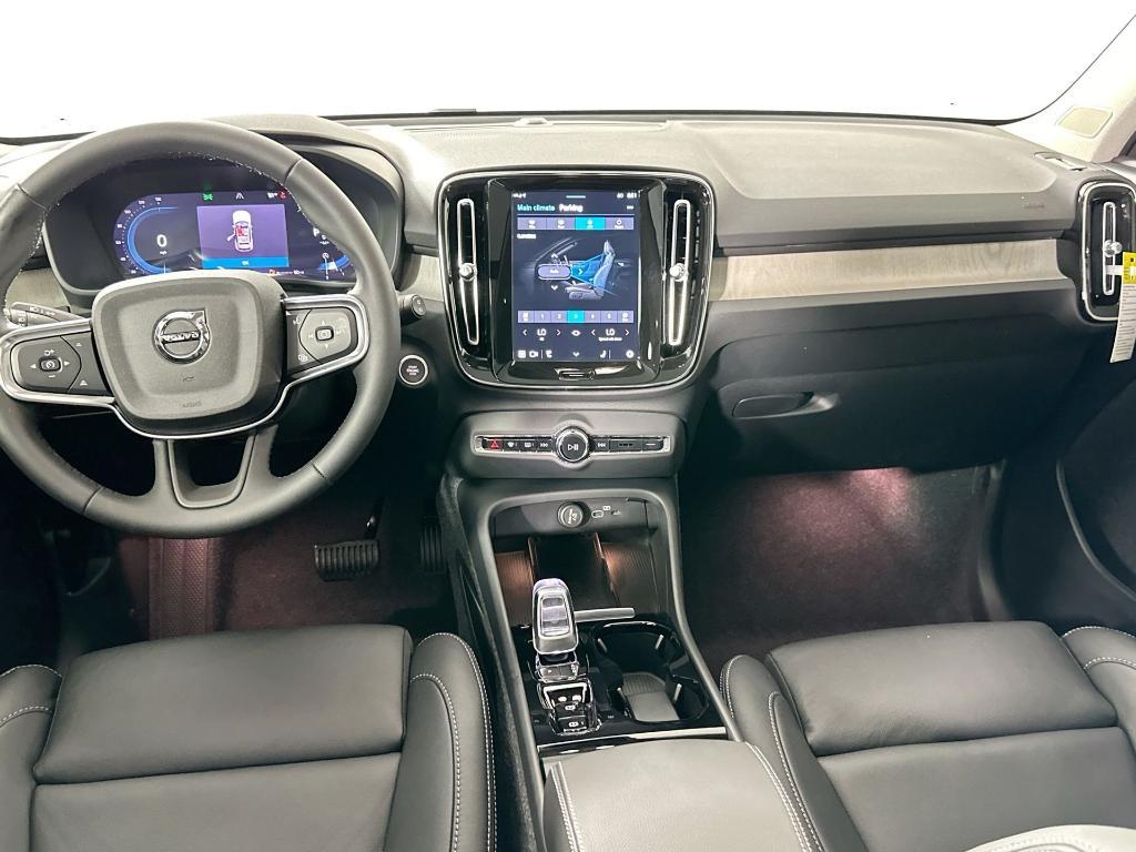 new 2025 Volvo XC40 car, priced at $41,110