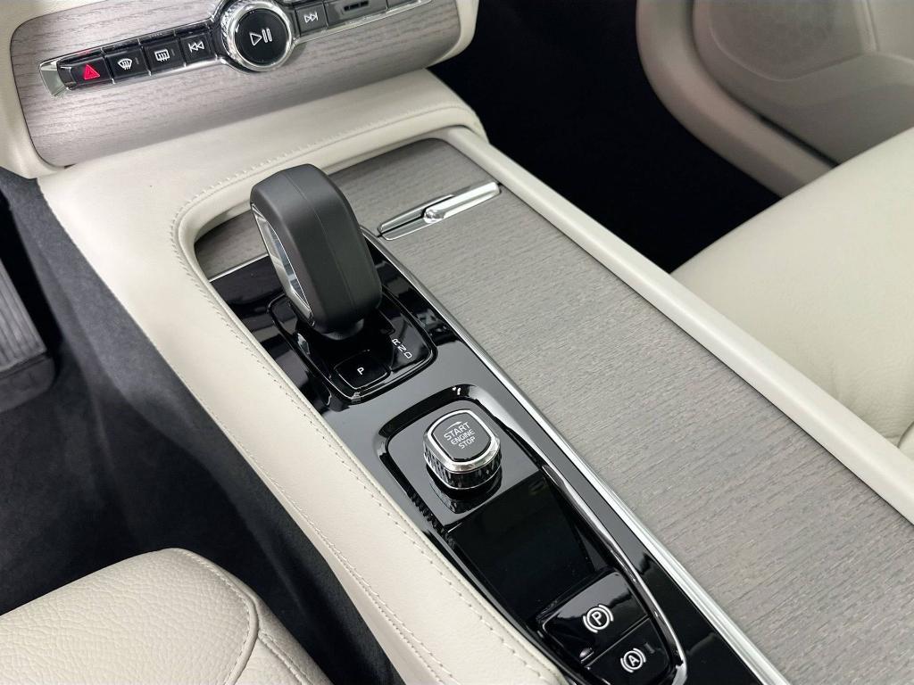 new 2025 Volvo XC90 Plug-In Hybrid car, priced at $64,610