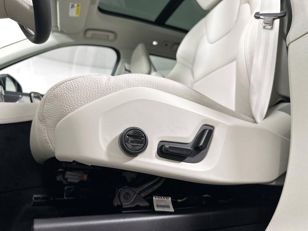 new 2025 Volvo XC90 Plug-In Hybrid car, priced at $64,610