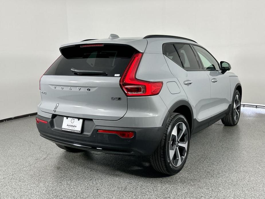 new 2025 Volvo XC40 car