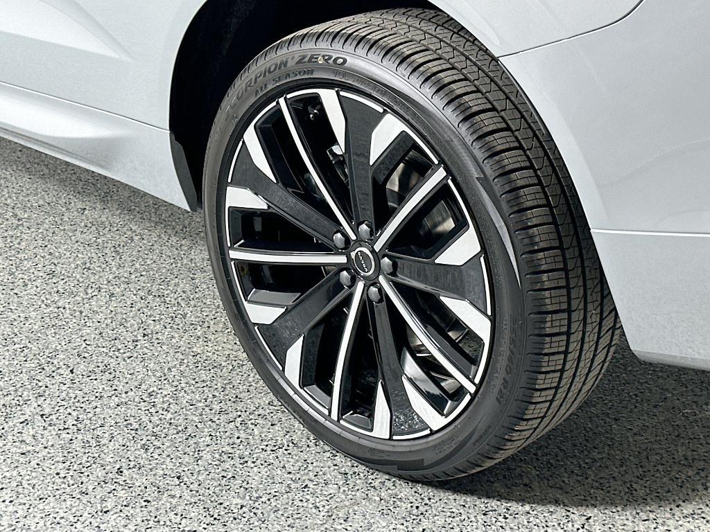 new 2026 Volvo XC60 Plug-In Hybrid car, priced at $75,235
