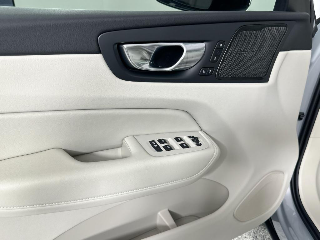 new 2026 Volvo XC60 Plug-In Hybrid car, priced at $75,235