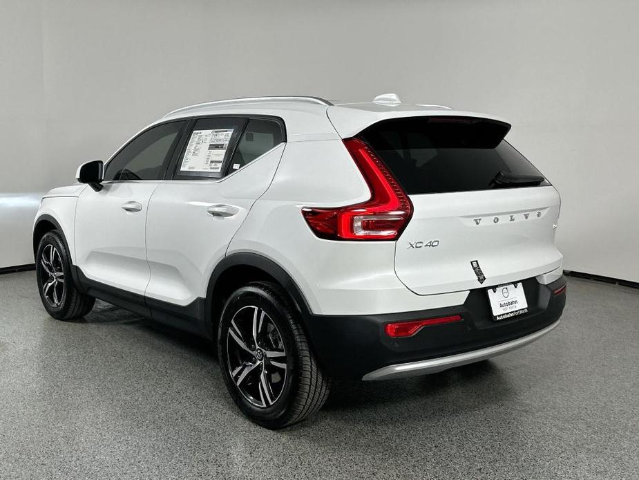 new 2025 Volvo XC60 car, priced at $45,991