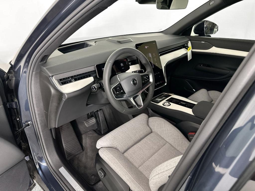 new 2025 Volvo EX90 car, priced at $75,994
