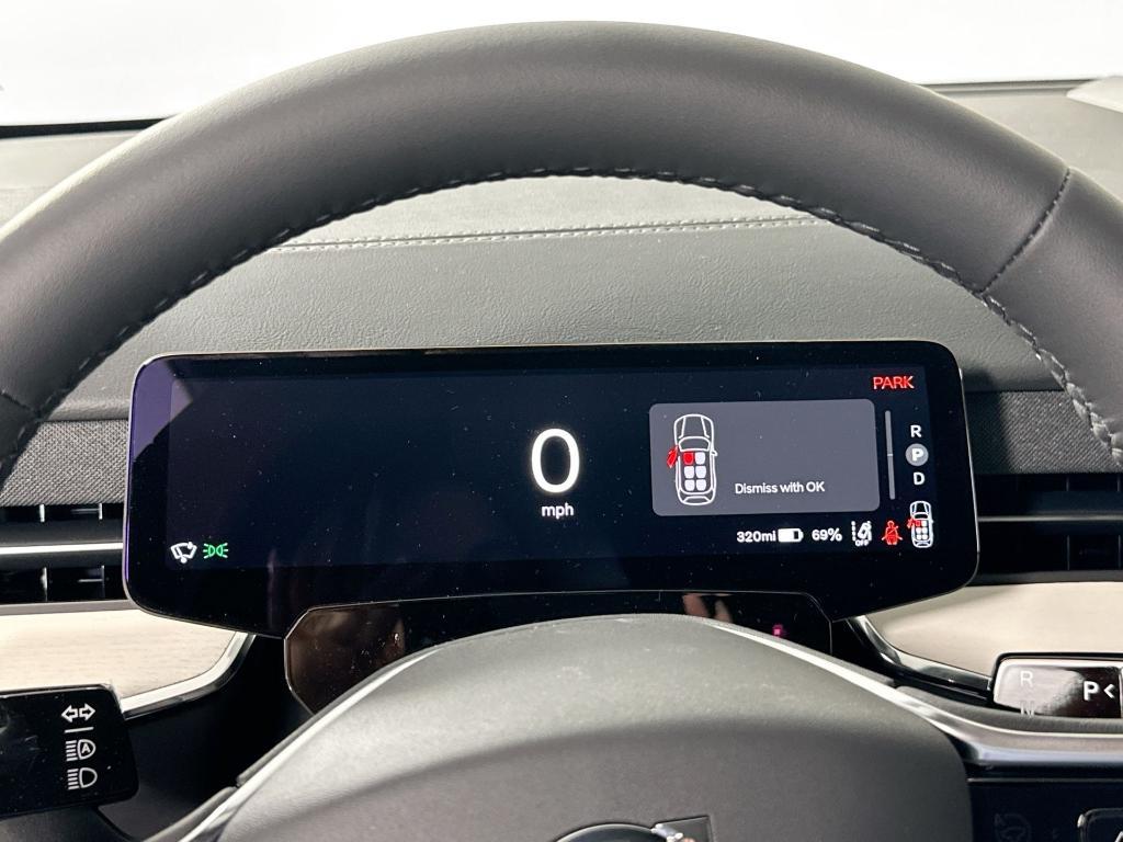 new 2025 Volvo EX90 car, priced at $86,140