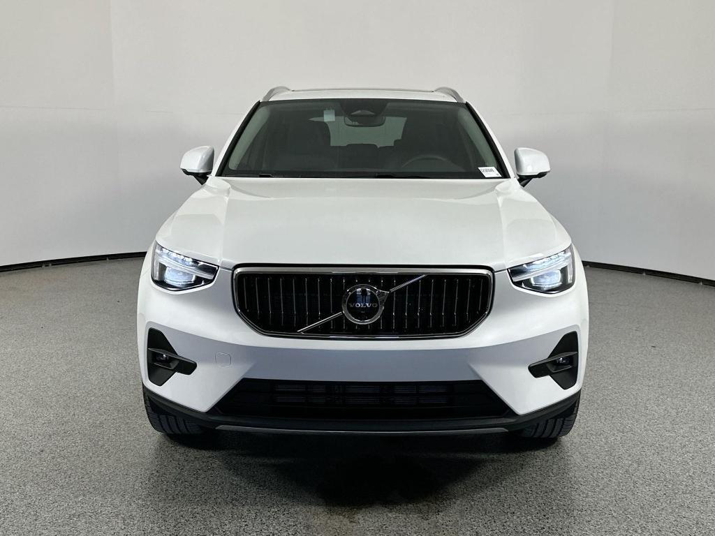 new 2025 Volvo XC40 car, priced at $46,815