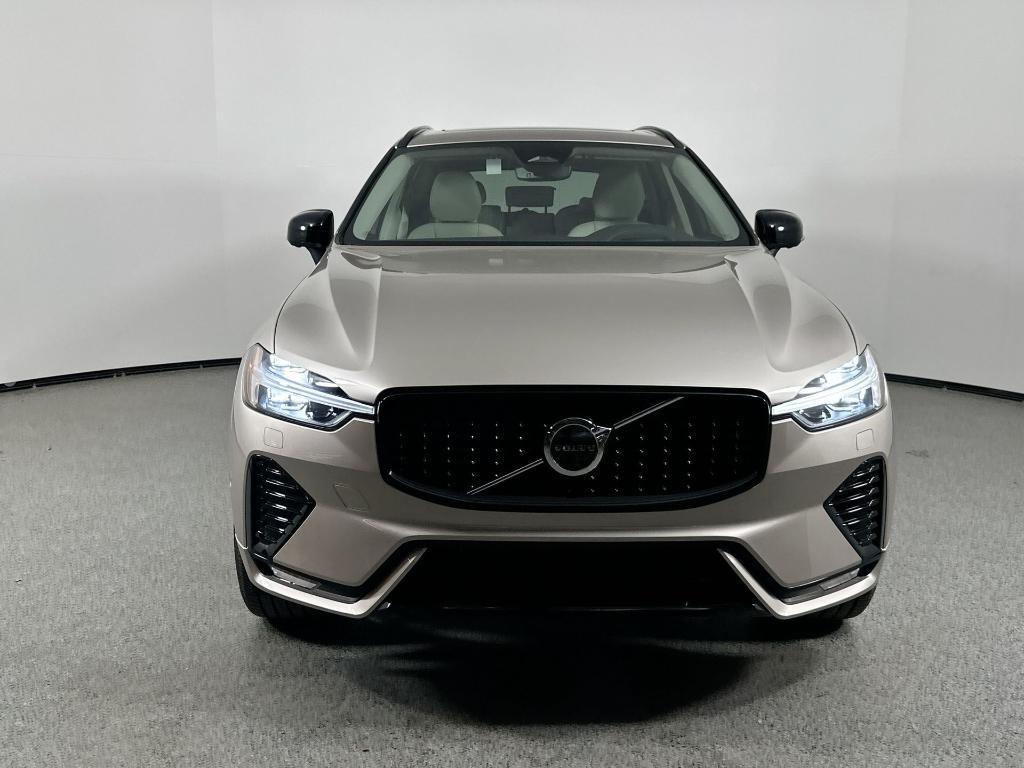 new 2025 Volvo XC60 car, priced at $59,660