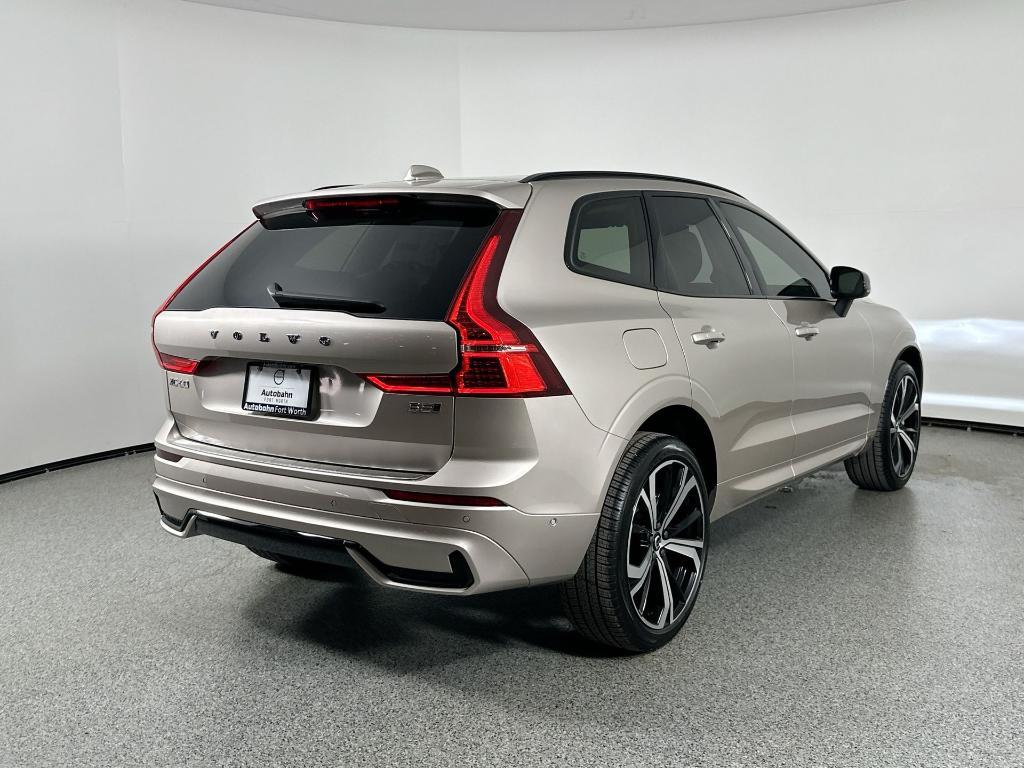 new 2025 Volvo XC60 car, priced at $59,660