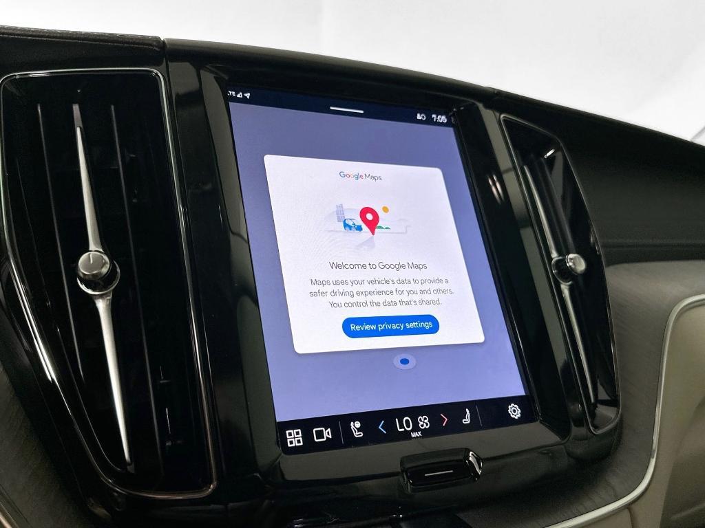 new 2025 Volvo XC60 car, priced at $53,441