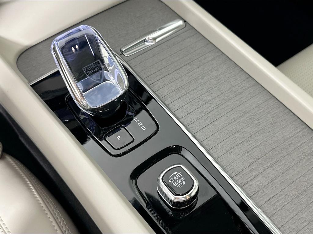 new 2025 Volvo XC60 car, priced at $59,660