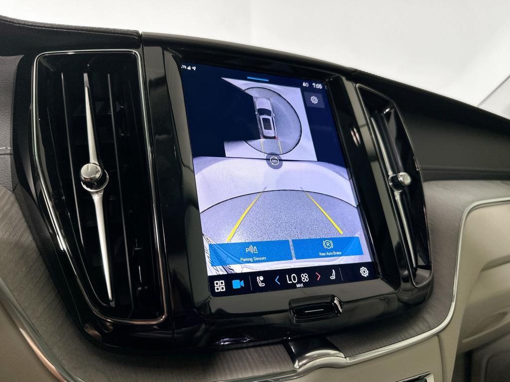new 2025 Volvo XC60 car, priced at $59,660