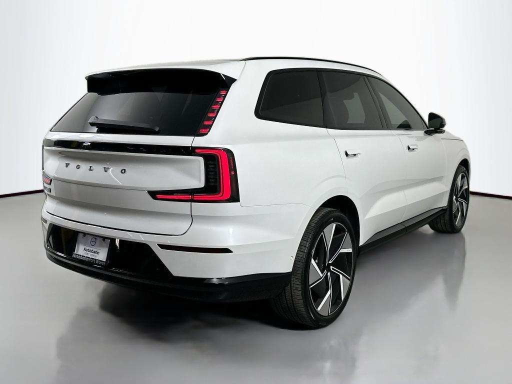 new 2025 Volvo EX90 car, priced at $76,675