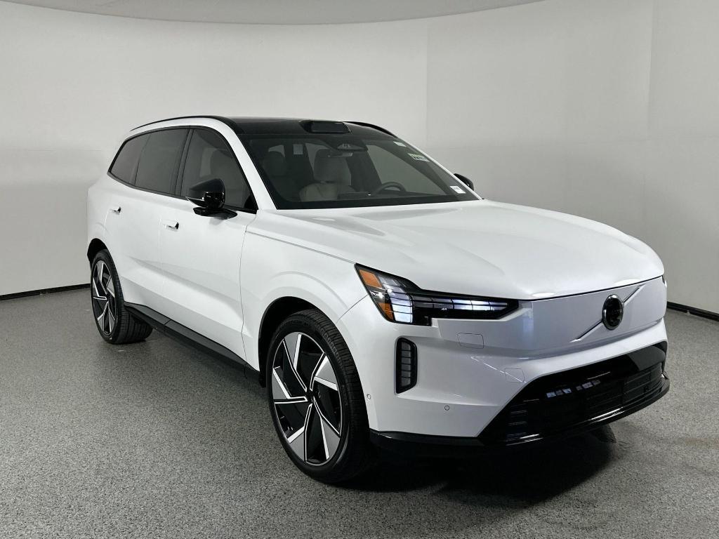 new 2025 Volvo EX90 car, priced at $76,675