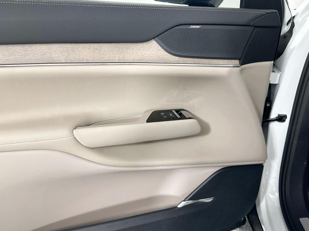 new 2025 Volvo EX90 car, priced at $76,675