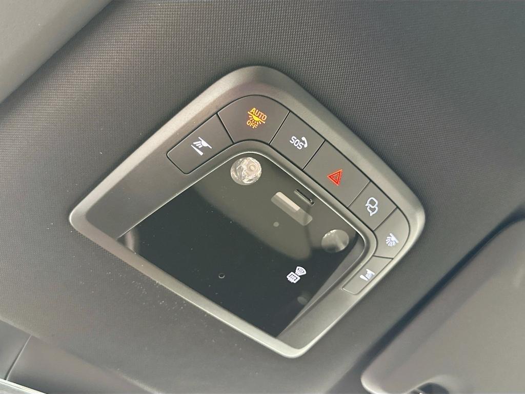 new 2025 Volvo EX90 car, priced at $76,675