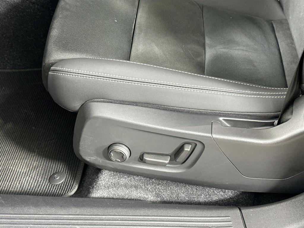used 2023 Volvo C40 Recharge Pure Electric car, priced at $24,963