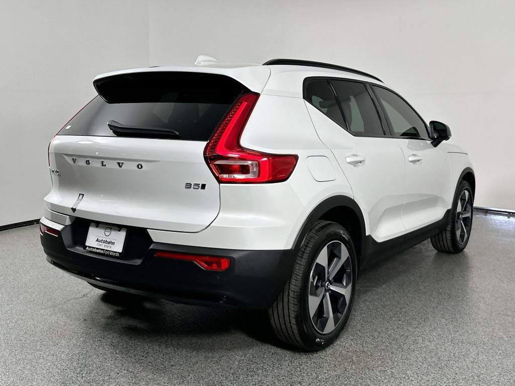 new 2025 Volvo XC40 car, priced at $44,991