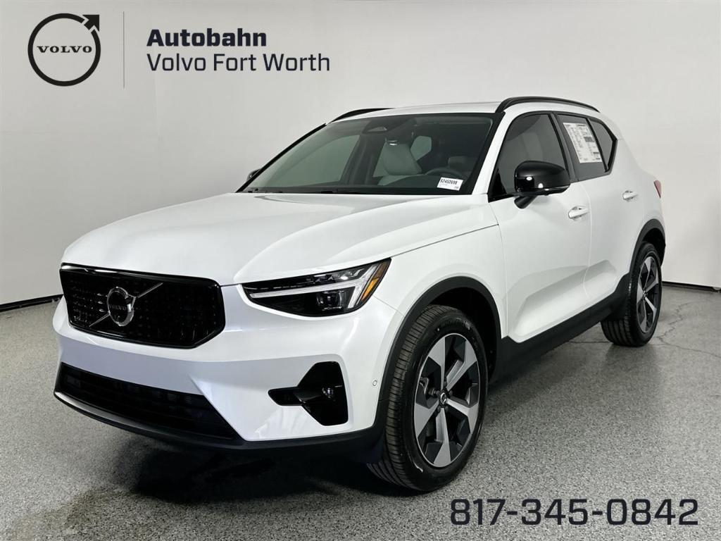 new 2025 Volvo XC40 car, priced at $44,991