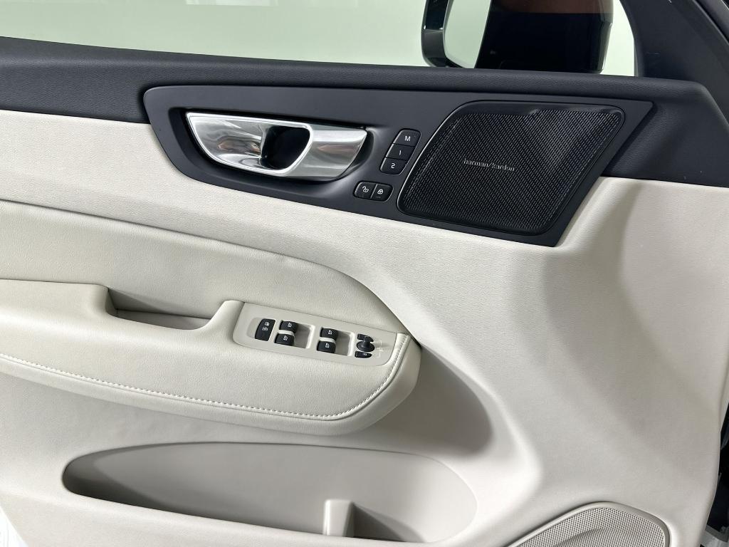 new 2025 Volvo XC60 car, priced at $48,360