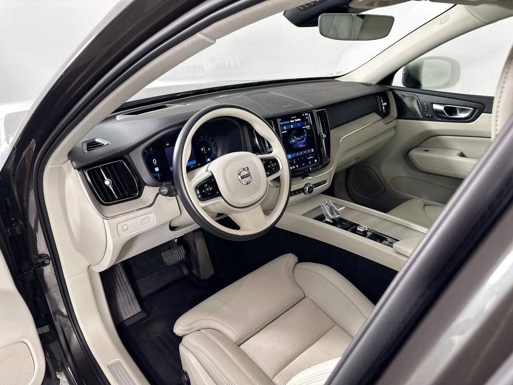 used 2022 Volvo XC60 car, priced at $35,991