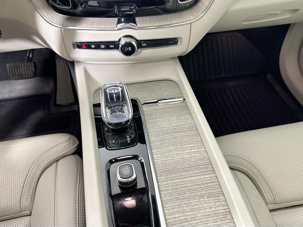 used 2022 Volvo XC60 car, priced at $35,991
