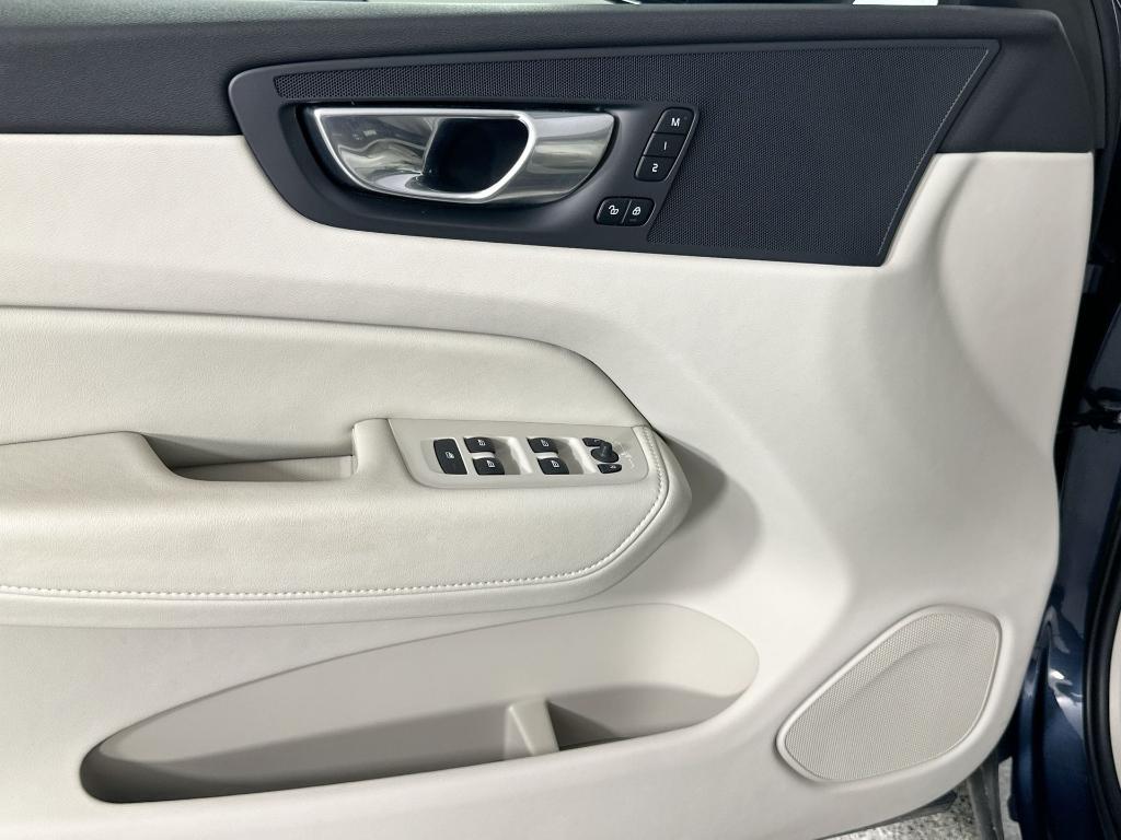 used 2023 Volvo XC60 car, priced at $33,124