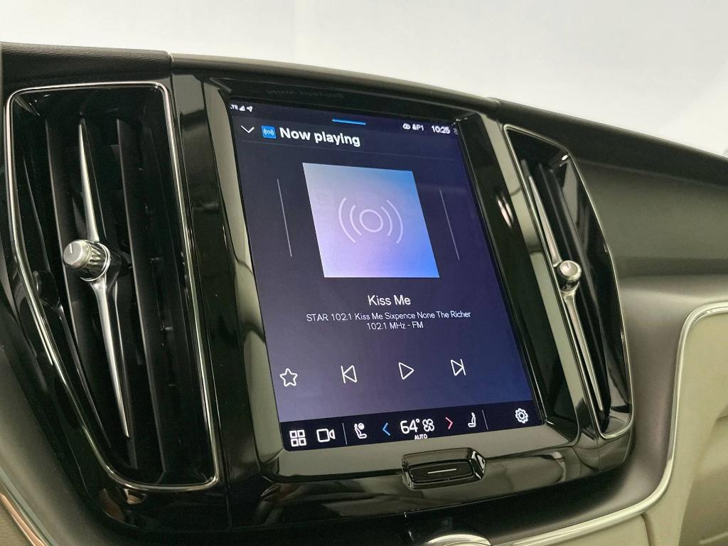 used 2023 Volvo XC60 car, priced at $33,124