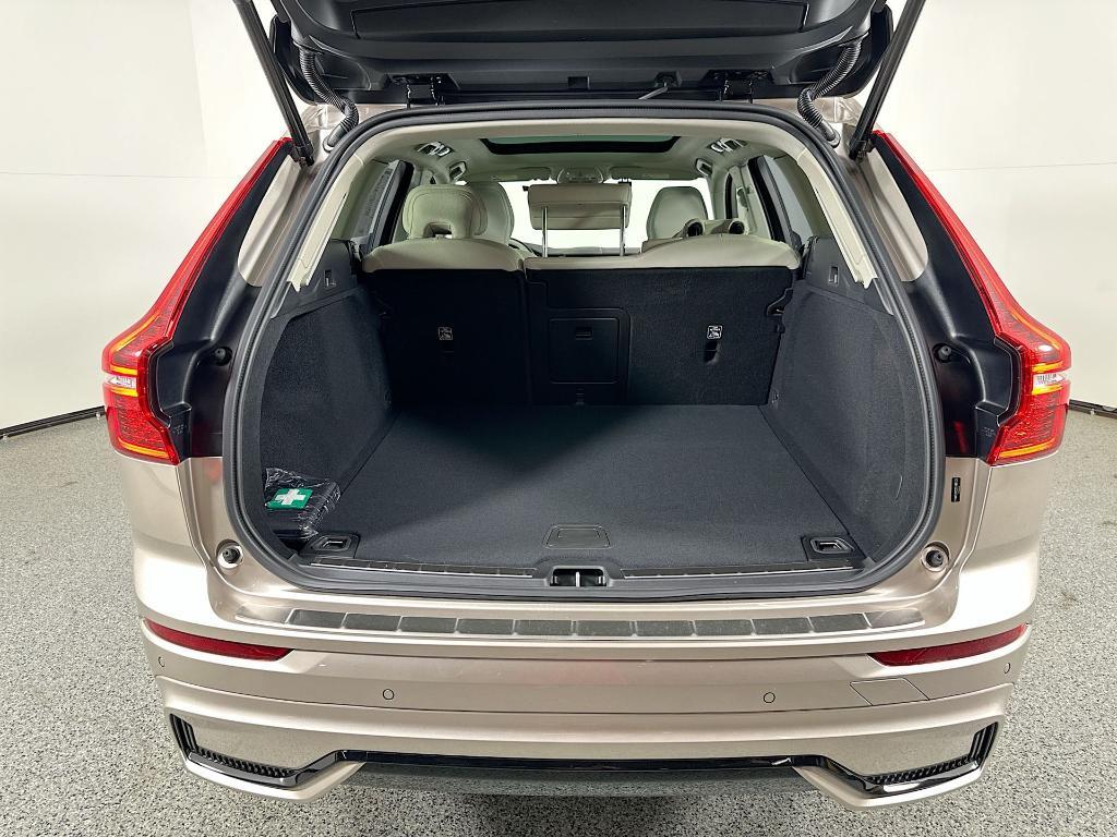 new 2025 Volvo XC60 car, priced at $49,648