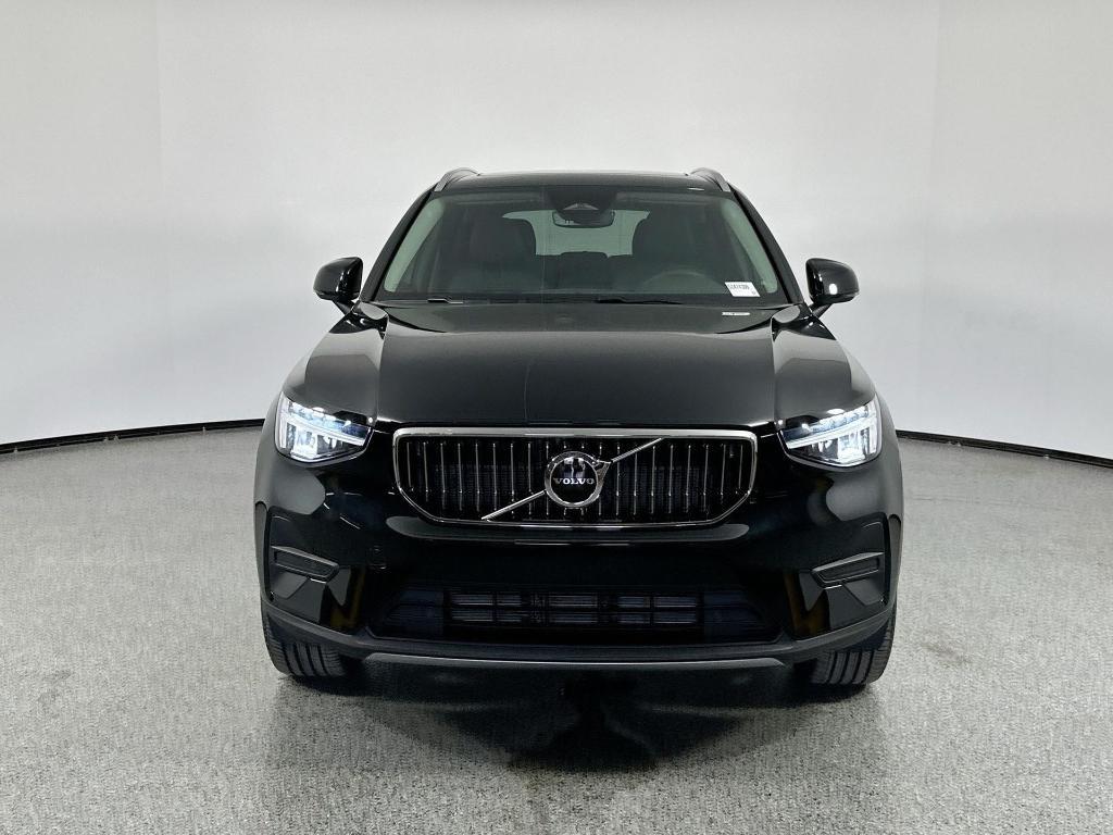 new 2025 Volvo XC40 car, priced at $45,015