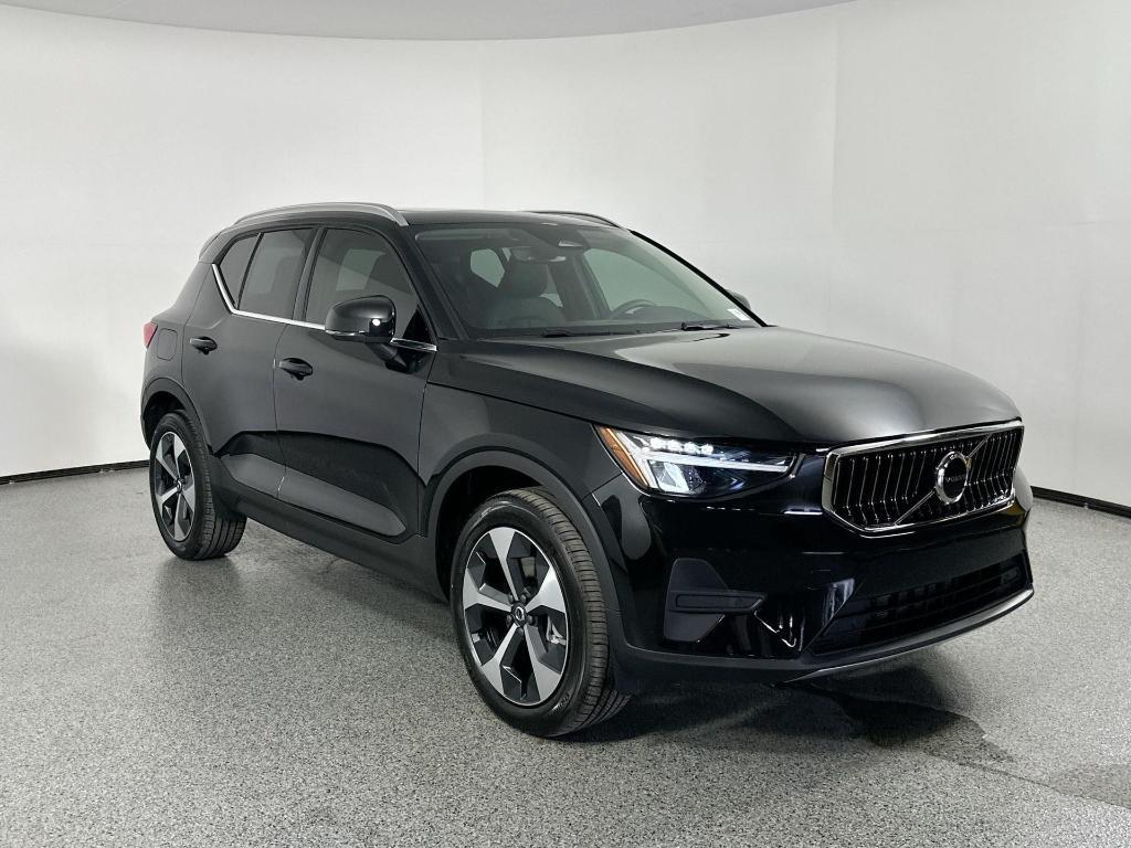 new 2025 Volvo XC40 car, priced at $45,015