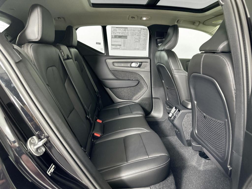 new 2025 Volvo XC40 car, priced at $45,015