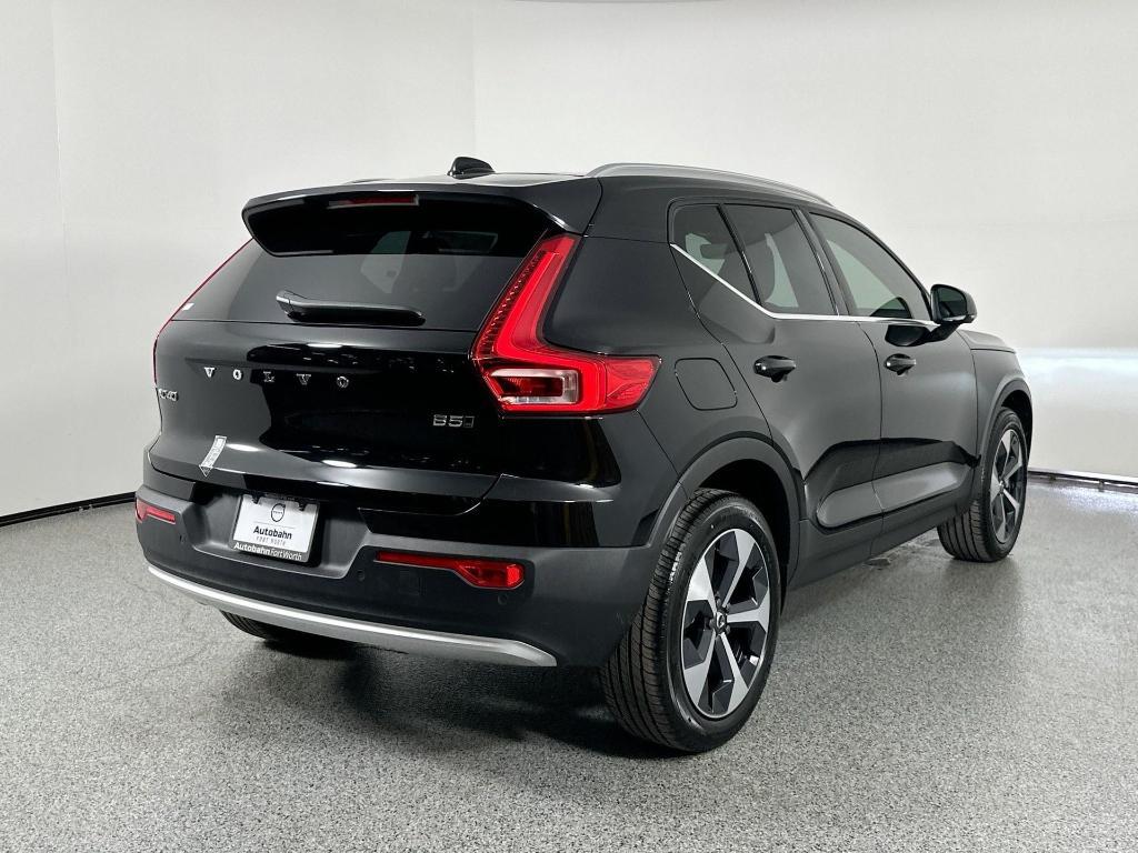 new 2025 Volvo XC40 car, priced at $45,015