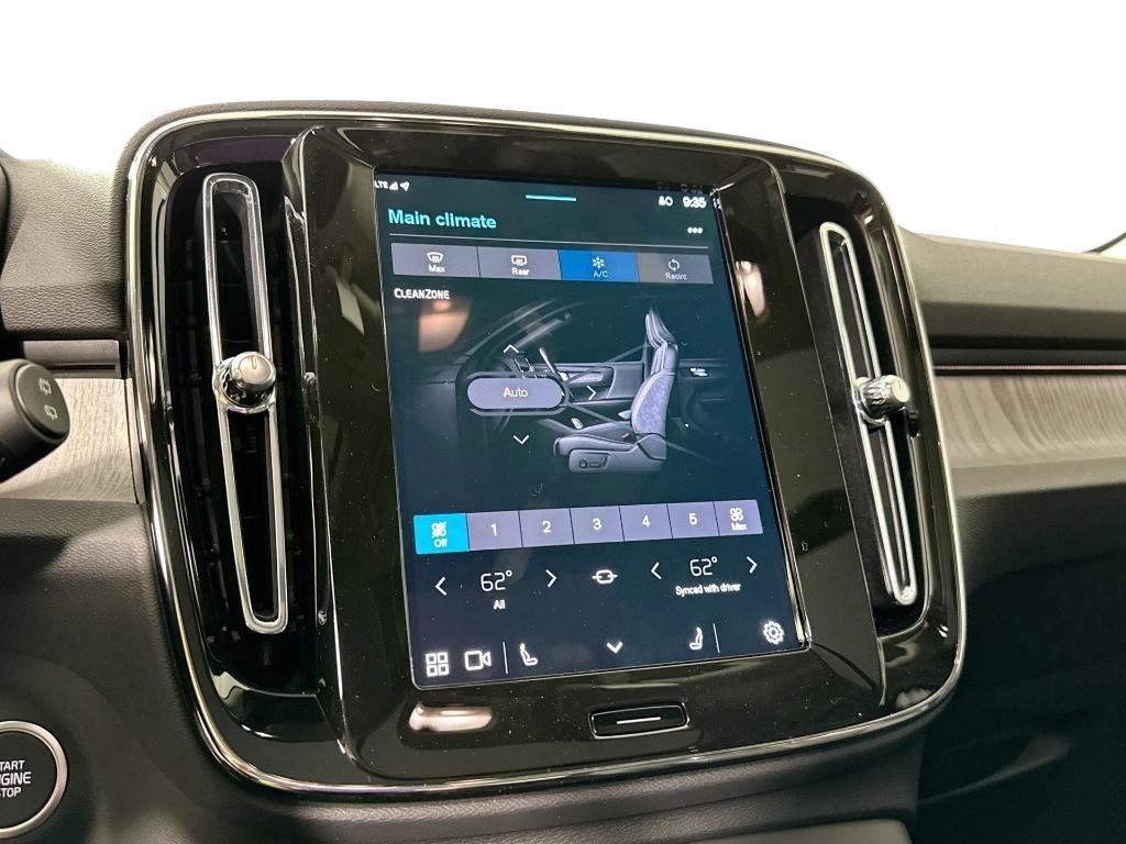 new 2025 Volvo XC40 car, priced at $37,561