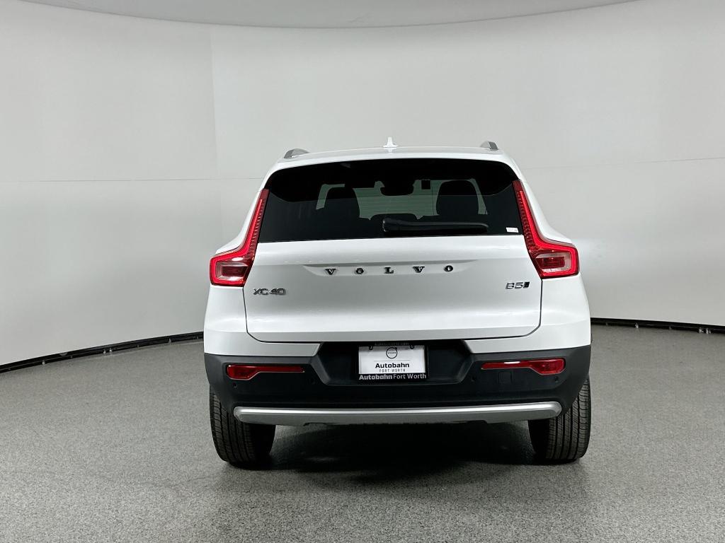 new 2025 Volvo XC40 car, priced at $37,561