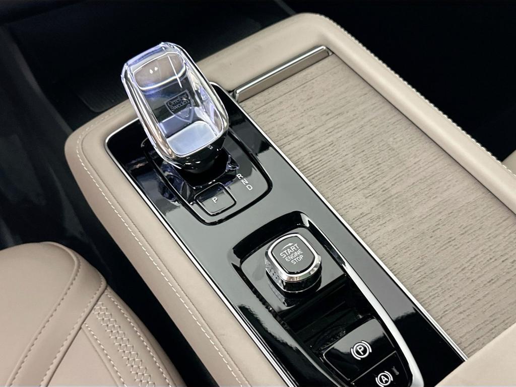 new 2025 Volvo XC90 Plug-In Hybrid car, priced at $66,805