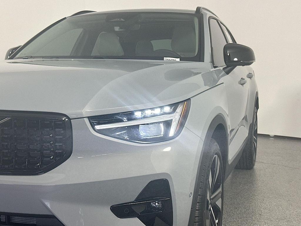 new 2026 Volvo XC40 car