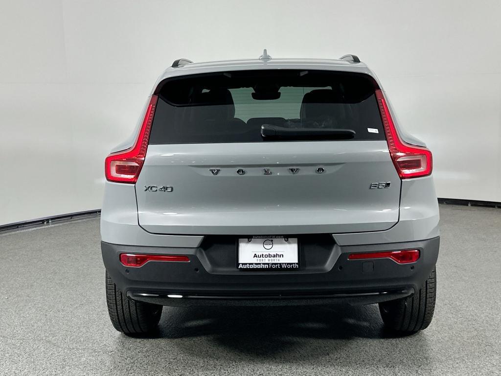 new 2026 Volvo XC40 car