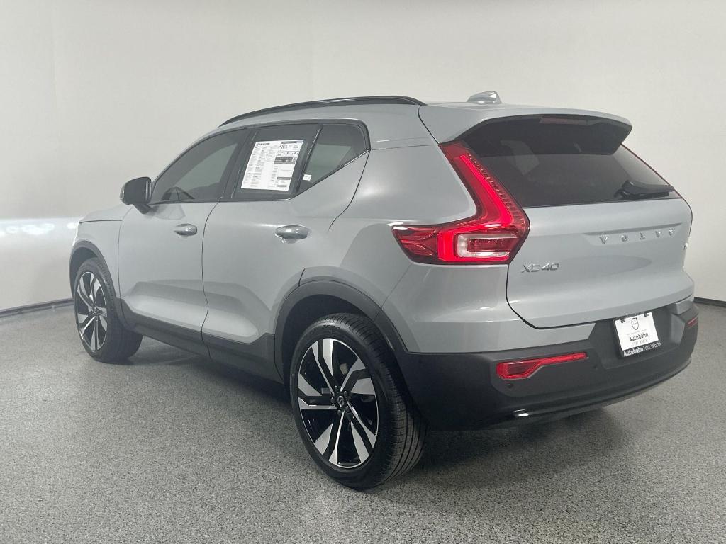 new 2026 Volvo XC40 car