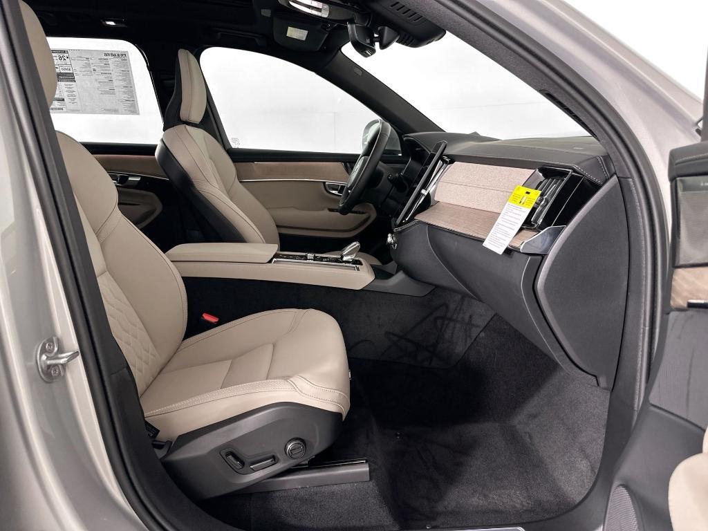 new 2025 Volvo XC90 car, priced at $53,555