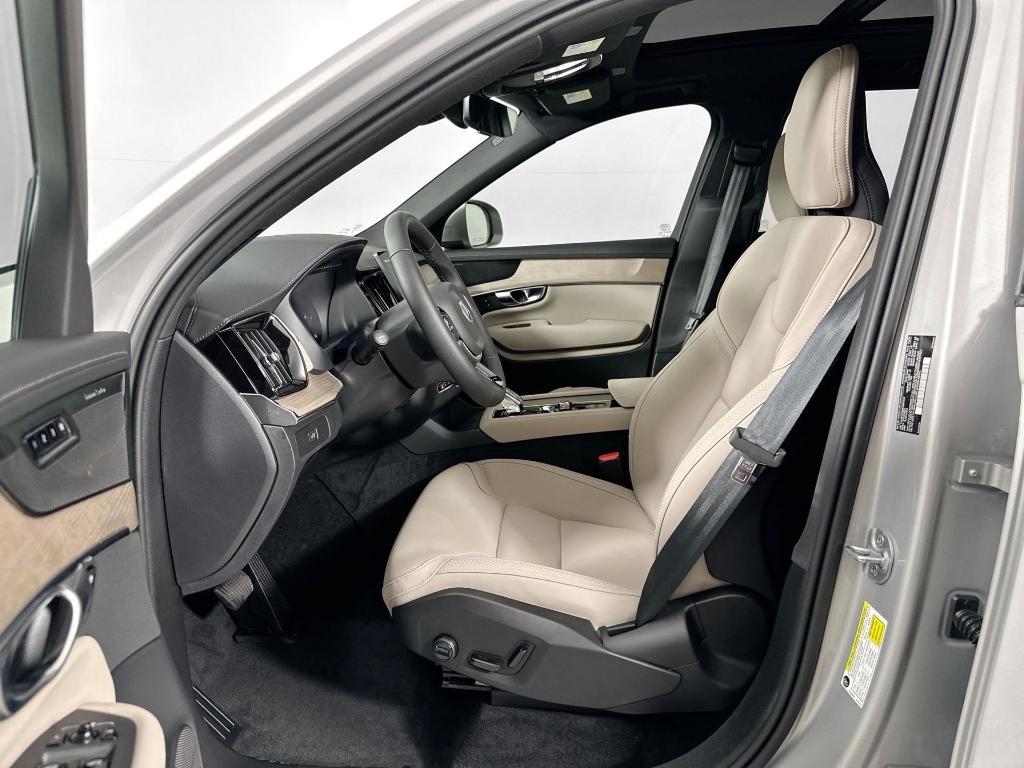 new 2025 Volvo XC90 car, priced at $53,555