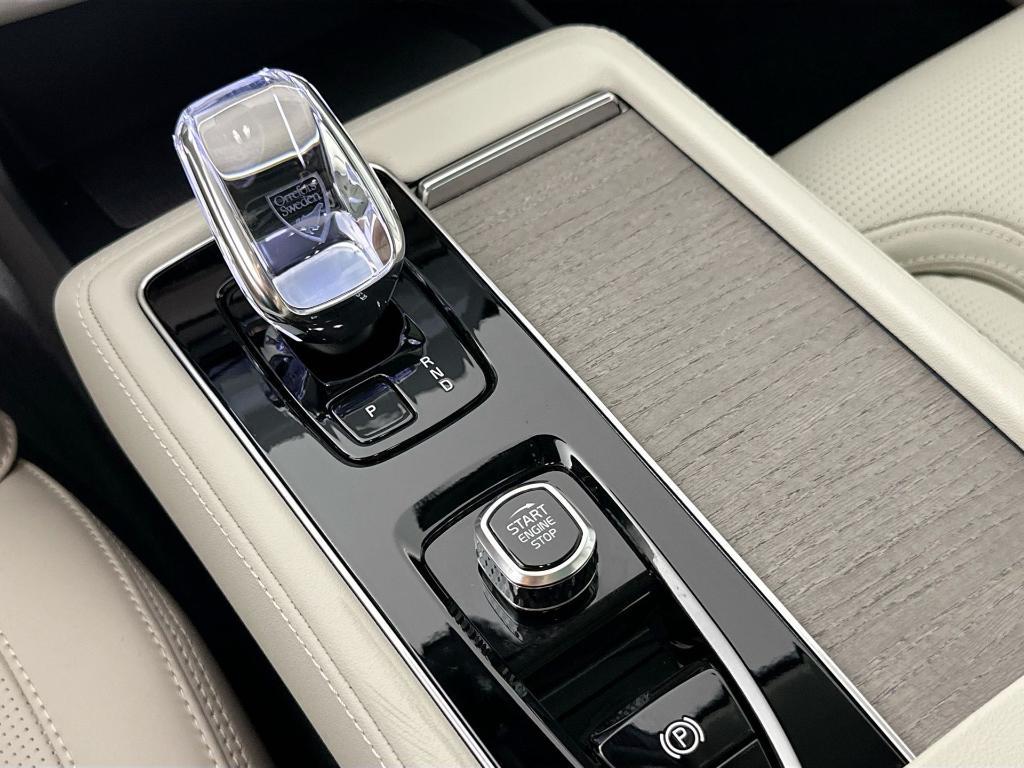 new 2025 Volvo XC90 Plug-In Hybrid car, priced at $81,405